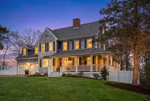 6 Luigi Ave, Sagamore Beach, MA 02562