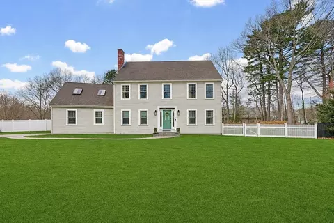 19 Audubon Dr, Walpole, MA 02081
