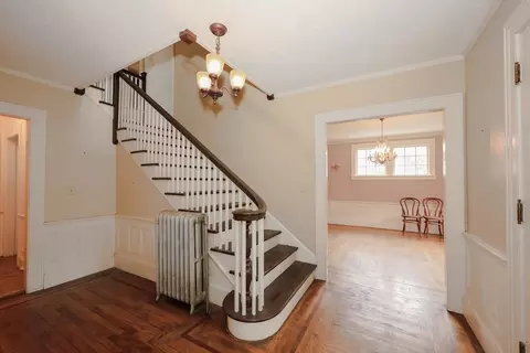 8 Crescent Hts, Fitchburg, MA 01420