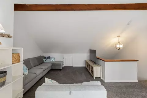 Living - 287 Ocean St #D2, Hyannis, MA 02601 photo 4 of 4