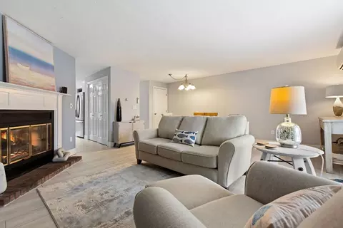 Living - 287 Ocean St #D2, Hyannis, MA 02601 photo 1 of 4