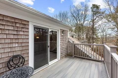 Exterior - 287 Ocean St #D2, Hyannis, MA 02601 photo 3 of 4