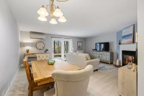 Dining - 287 Ocean St #D2, Hyannis, MA 02601 photo 1 of 2