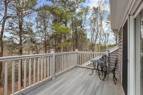 Exterior - 287 Ocean St #D2, Hyannis, MA 02601 photo 2 of 4