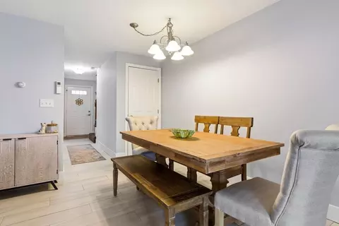 Dining - 287 Ocean St #D2, Hyannis, MA 02601 photo 2 of 2