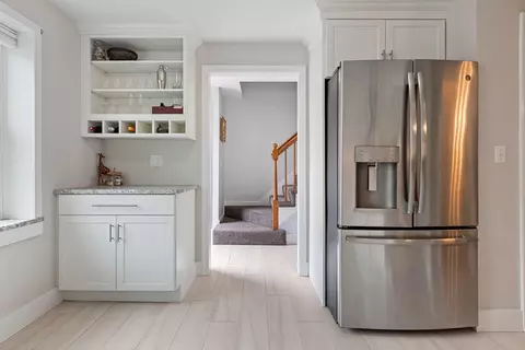 Kitchen - 287 Ocean St #D2, Hyannis, MA 02601 photo 5 of 6