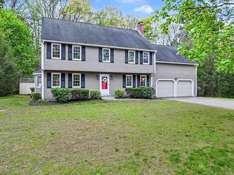 8 Thomas Dr, Franklin, MA 02038