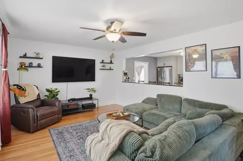 Living - 88 Clinton Rd, Sterling, MA 01564 photo 2 of 3
