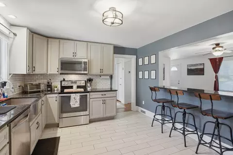 Kitchen - 88 Clinton Rd, Sterling, MA 01564 photo 3 of 4