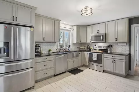 Kitchen - 88 Clinton Rd, Sterling, MA 01564 photo 1 of 4