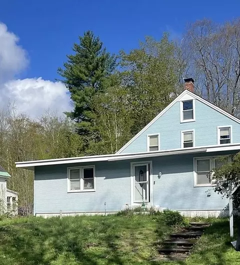 130 Center St, Ashburnham, MA 01430