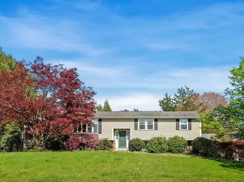 34 Flint Rd, Acton, MA 01720