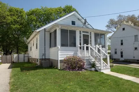16 Elinor Rd, Weymouth, MA 02190