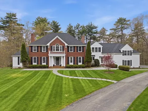 8 Charles Davis Dr, Wenham, MA 01984