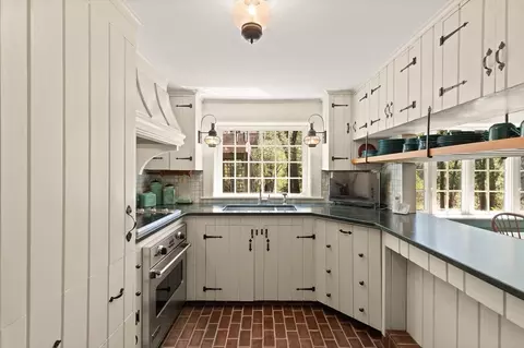 Kitchen - 11 Hemlock, Boxford, MA 01921 photo 2 of 3