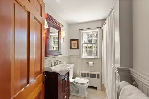 Bath - 11 Hemlock, Boxford, MA 01921 photo 1 of 2