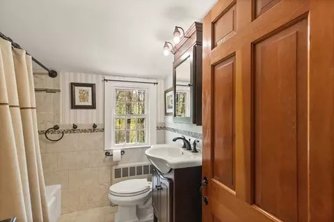 Bath - 11 Hemlock, Boxford, MA 01921 photo 2 of 2