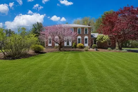 70 Granite St, Walpole, MA 02081
