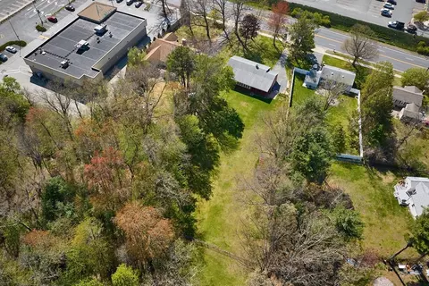 View/Area - 363 Cooley St, Springfield, MA 01128 photo 2 of 7