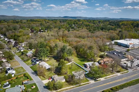 View/Area - 363 Cooley St, Springfield, MA 01128 photo 3 of 7