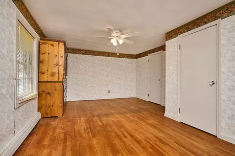 Bedroom - 363 Cooley St, Springfield, MA 01128 photo 2 of 4