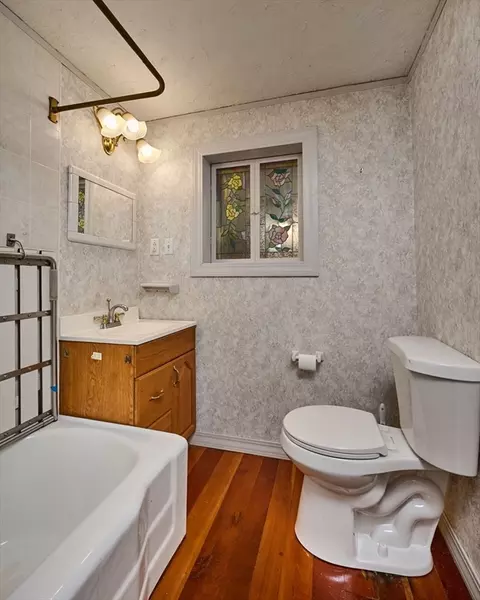 Bath - 363 Cooley St, Springfield, MA 01128 photo 1 of 1