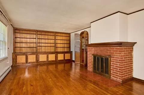 Living - 363 Cooley St, Springfield, MA 01128 photo 1 of 3