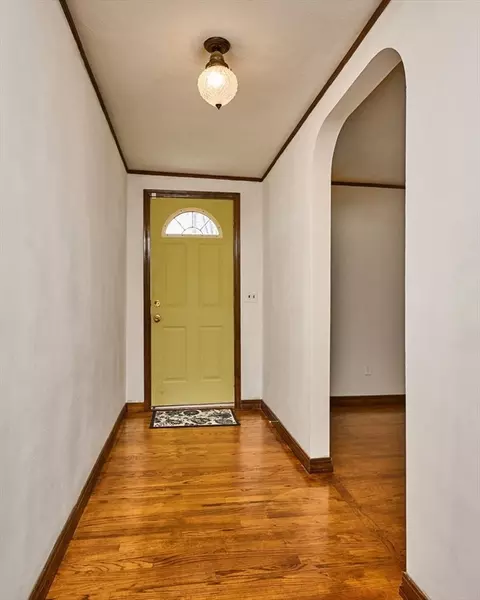 Entry Way - 363 Cooley St, Springfield, MA 01128 photo 1 of 1