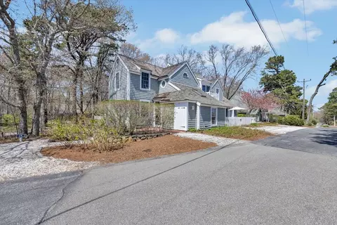 Exterior - 28 Flying Cloud Cir #28, Mashpee, MA 02649 photo 3 of 5