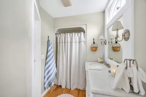 Bath - 28 Flying Cloud Cir #28, Mashpee, MA 02649 photo 3 of 4