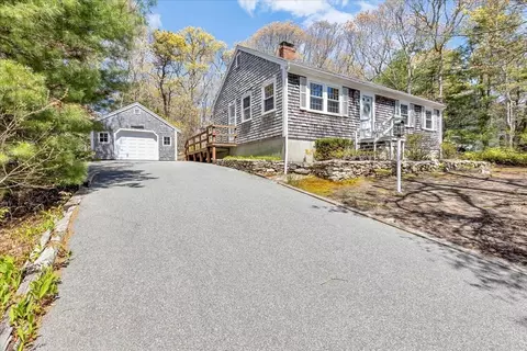16 Cedar Ln, Brewster, MA 02631