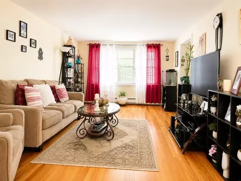 18 Pierce St, Malden, MA 02148