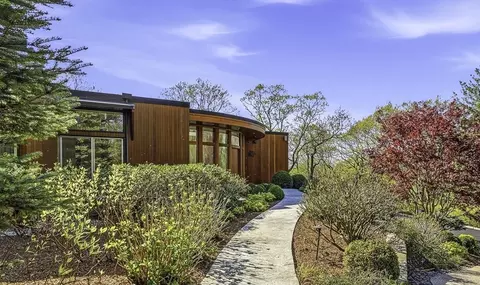 17 Deer Run, Wayland, MA 01778