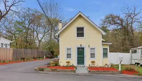 366 Mount Wayte Ave, Framingham, MA 01702