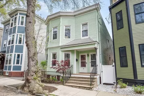 19 Palermo St #19, Cambridge, MA 02141