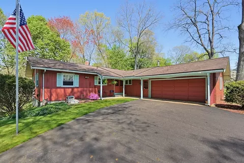 21 Daggett Rd, Attleboro, MA 02703