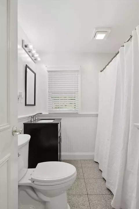 Bath - 22 Rosedale Ave, Springfield, MA 01128 photo 2 of 5