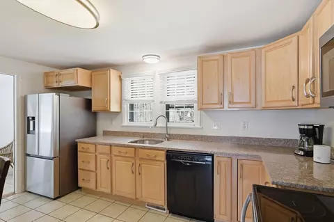 Kitchen - 22 Rosedale Ave, Springfield, MA 01128 photo 2 of 3