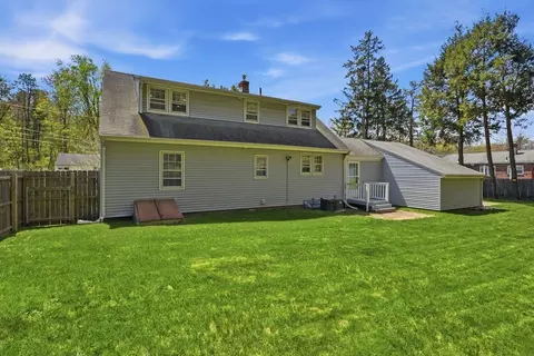 Exterior - 22 Rosedale Ave, Springfield, MA 01128 photo 6 of 6