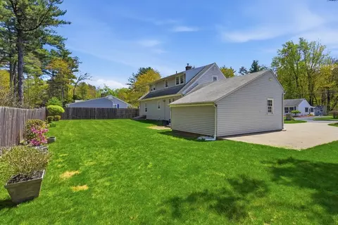 Exterior - 22 Rosedale Ave, Springfield, MA 01128 photo 5 of 6