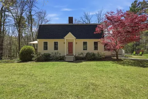 571 W Pelham Rd, Shutesbury, MA 01072