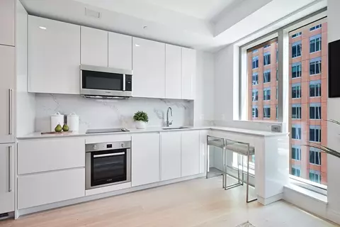 135 Seaport Blvd #1718, Boston, MA 02210