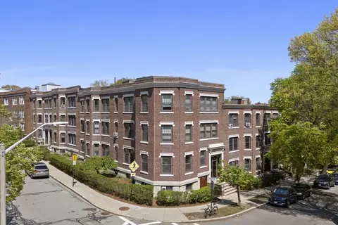 77 Parkman St #4, Brookline, MA 02446