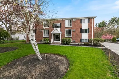 25 Clarks Rd #101, Amesbury, MA 01913
