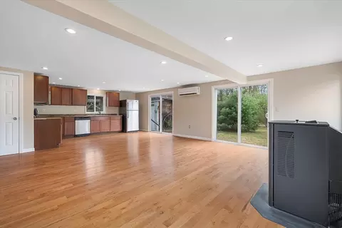 Living - 31 Camp Rd, Orange, MA 01364 photo 6 of 7