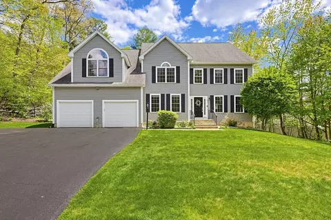 42 Shining Rock Dr, Northbridge, MA 01534