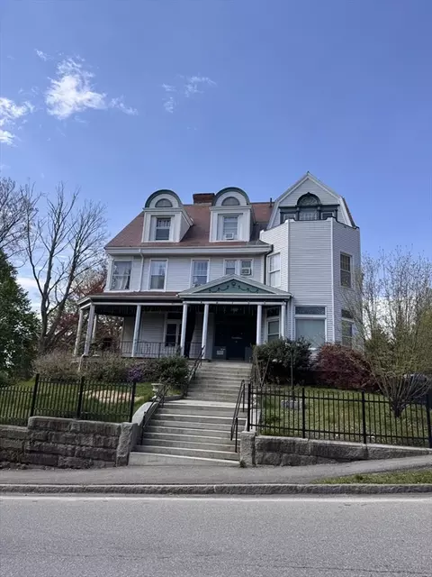 5 Claremont St, Worcester, MA 01610