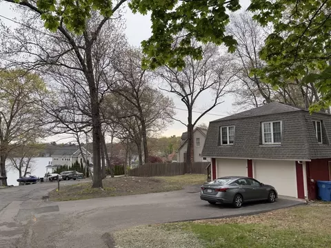 18 A St, Wrentham, MA 02093