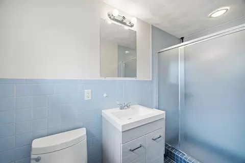 Bath - 5 Powers Rd, Andover, MA 01810 photo 6 of 6