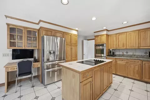 Kitchen - 5 Powers Rd, Andover, MA 01810 photo 1 of 3